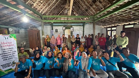 Literasi Keuangan “Cerdaskan masyarakat agar terhindar dari Pinjol ilegal & Judol”